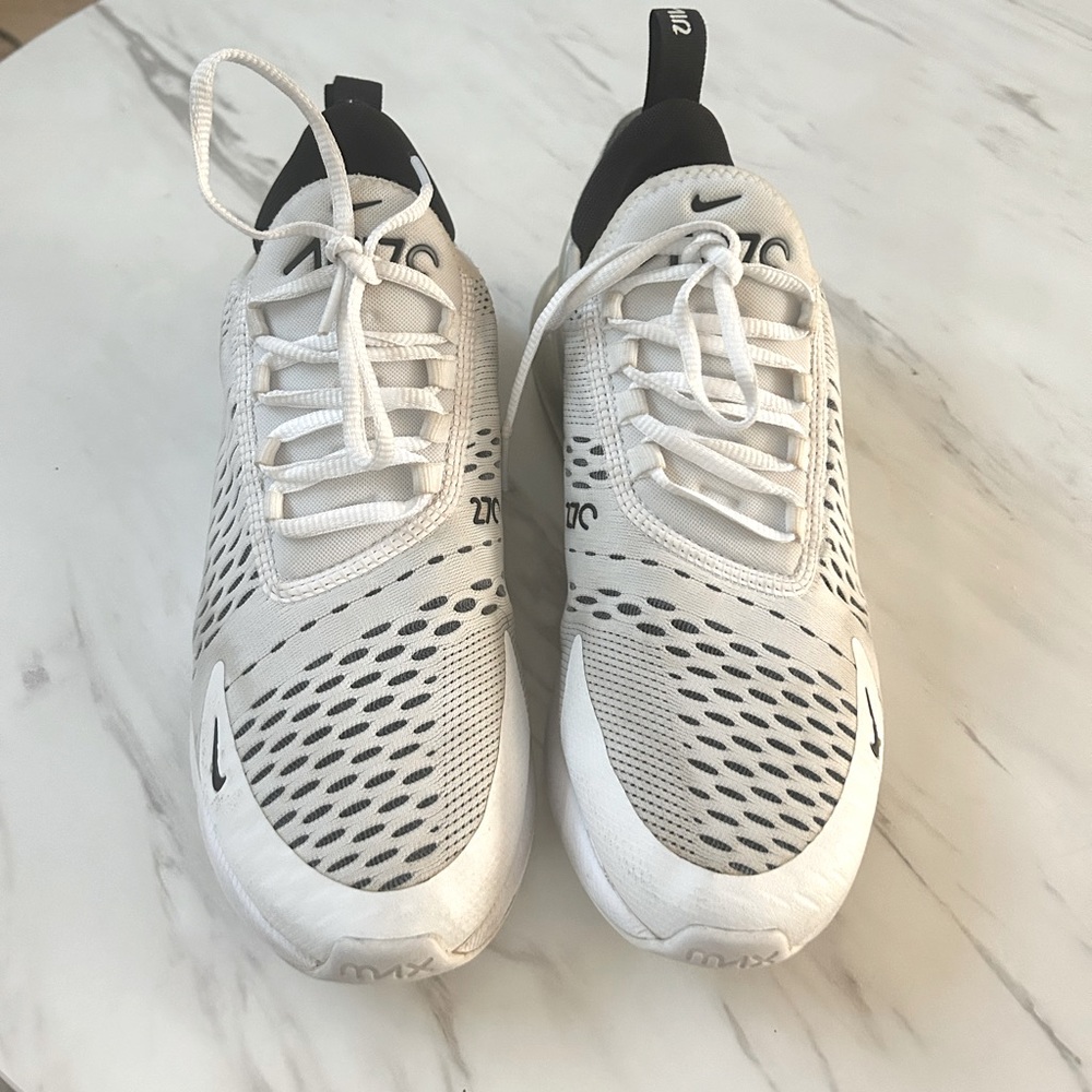 Nike Air max 270 decent condition, clean. Great workout or casual wear. Size 9
